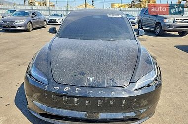 Седан Tesla Model 3 2024 в Львове