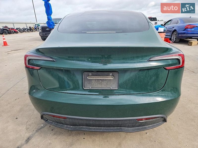 Седан Tesla Model 3 2024 в Львове