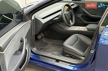 Седан Tesla Model 3 2024 в Києві