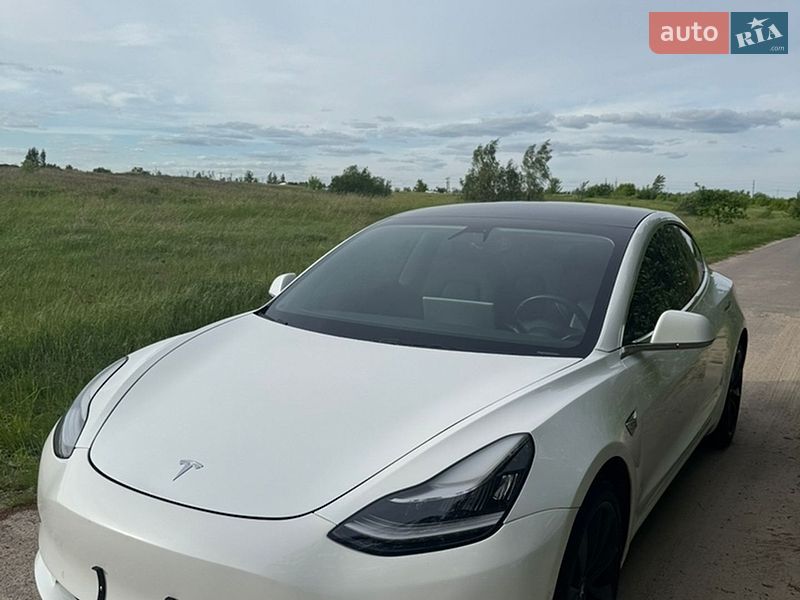 Седан Tesla Model 3 2019 в Василькові