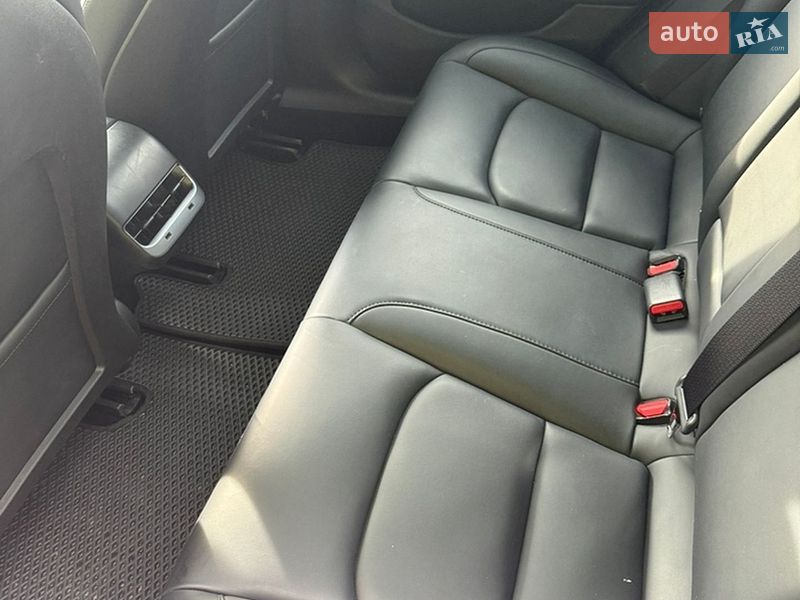 Седан Tesla Model 3 2019 в Василькові