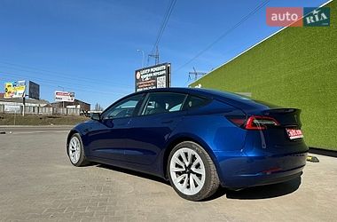 Седан Tesla Model 3 2022 в Киеве