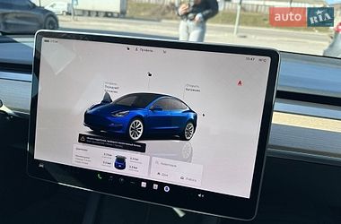 Седан Tesla Model 3 2022 в Киеве