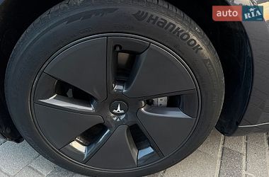 Седан Tesla Model 3 2023 в Дніпрі