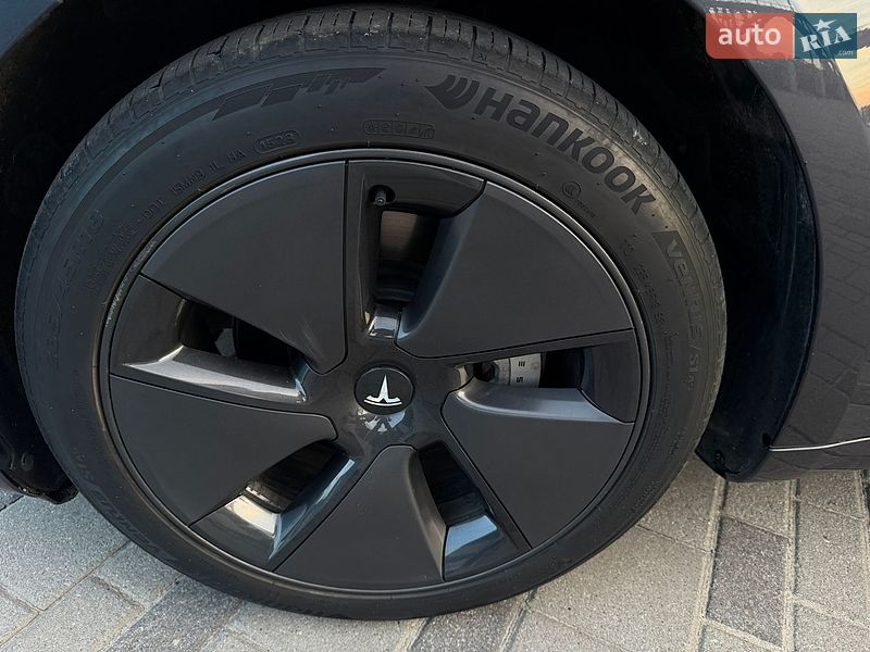 Седан Tesla Model 3 2023 в Дніпрі