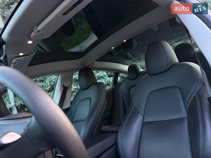Седан Tesla Model 3 2023 в Дніпрі