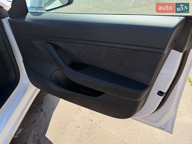 Седан Tesla Model 3 2020 в Харкові
