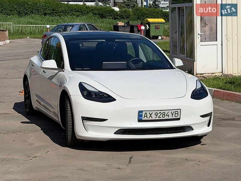 Tesla Model 3 2020