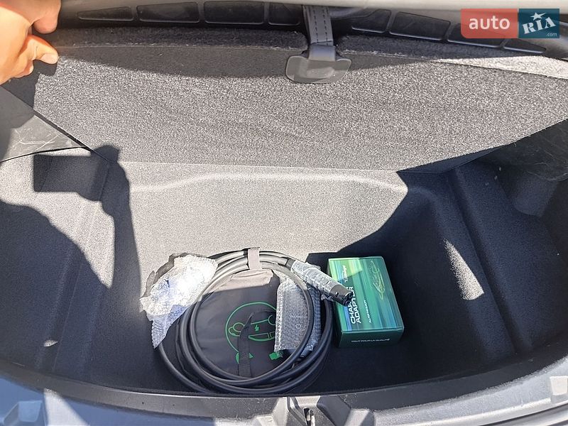 Седан Tesla Model 3 2020 в Киеве