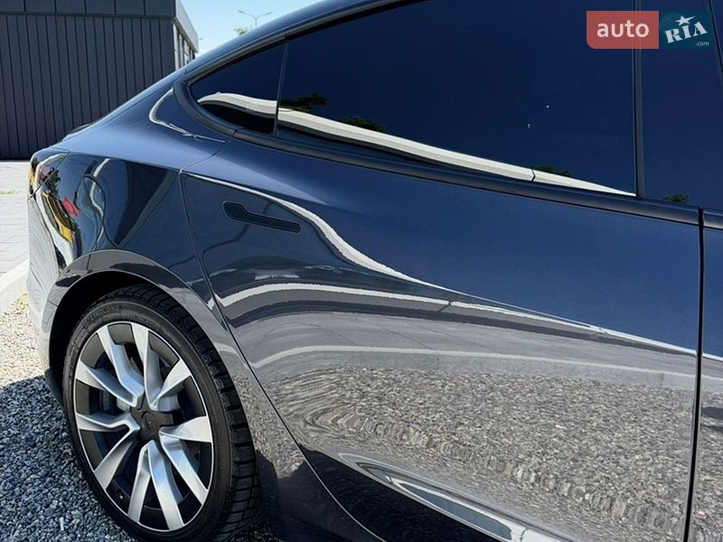 Седан Tesla Model 3 2024 в Вінниці
