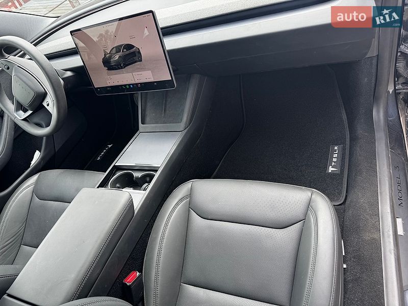Седан Tesla Model 3 2025 в Києві