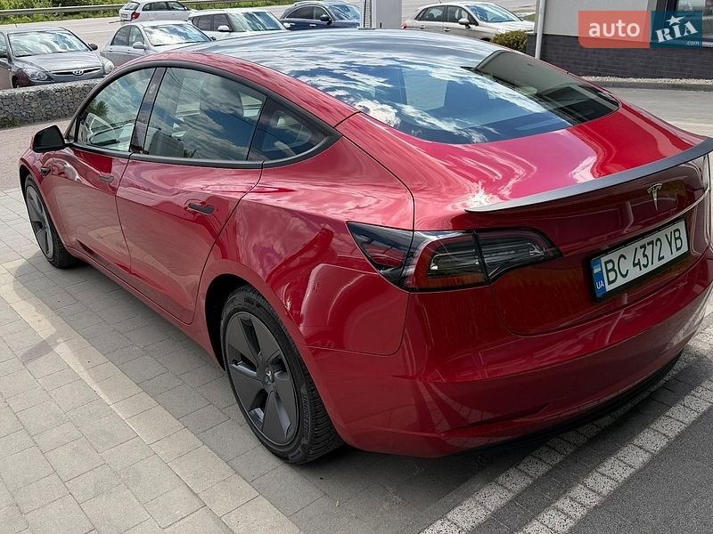 Седан Tesla Model 3 2022 в Львові