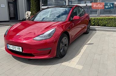 Седан Tesla Model 3 2022 в Львові