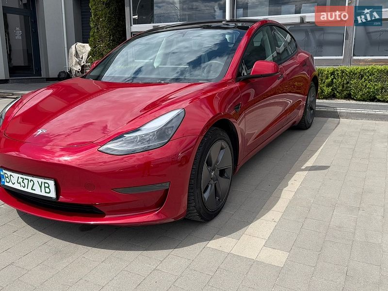 Седан Tesla Model 3 2022 в Львові