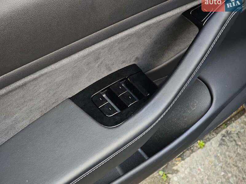 Седан Tesla Model 3 2019 в Харкові