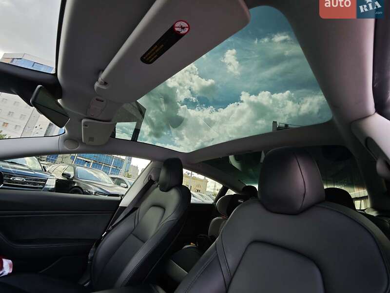 Седан Tesla Model 3 2019 в Харкові