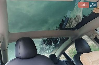 Седан Tesla Model 3 2021 в Киеве