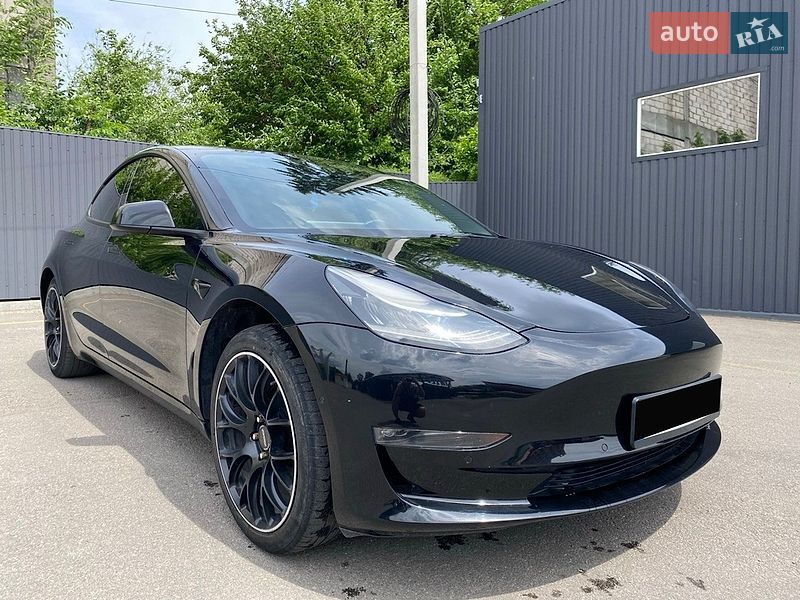 Седан Tesla Model 3 2022 в Днепре