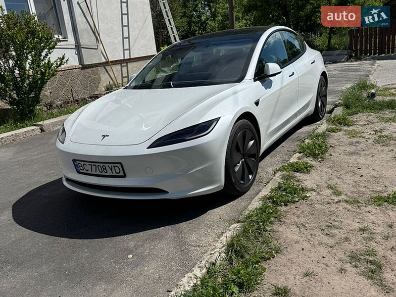 Tesla Model 3 2024