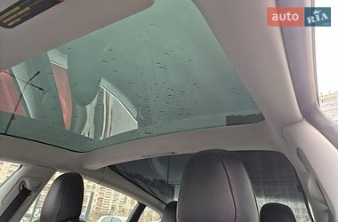 Седан Tesla Model 3 2019 в Киеве
