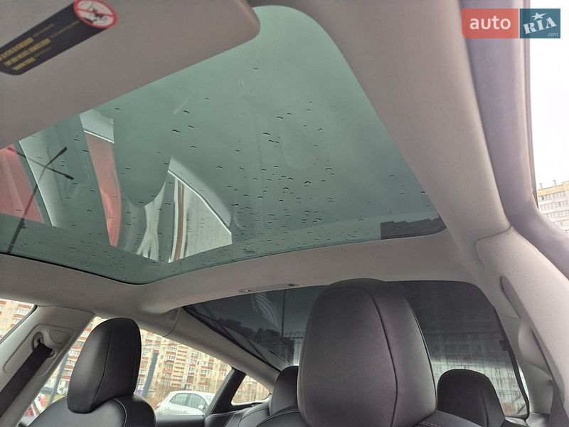 Седан Tesla Model 3 2019 в Киеве