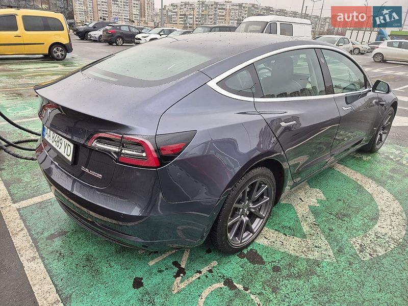 Седан Tesla Model 3 2019 в Киеве