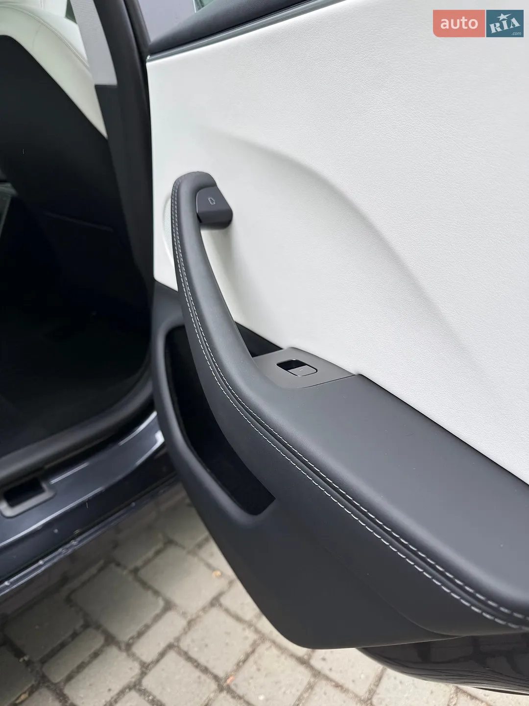 2025 Tesla Model 3 - мініатюра 10