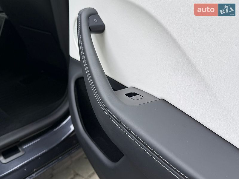 Седан Tesla Model 3 2025 в Житомирі