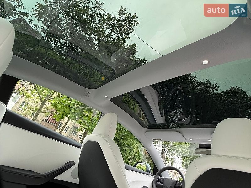 Седан Tesla Model 3 2025 в Житомирі