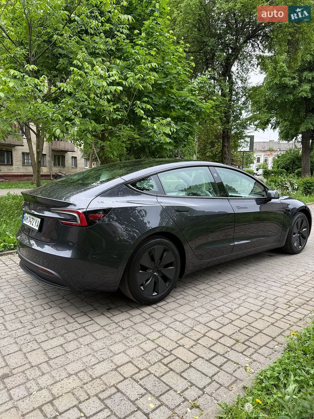 2025 Tesla Model 3 - фото 1