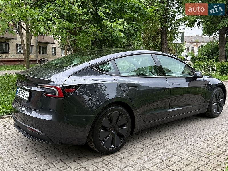 Седан Tesla Model 3 2025 в Житомирі