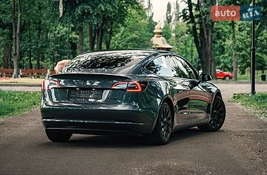 Седан Tesla Model 3 2022 в Броварах