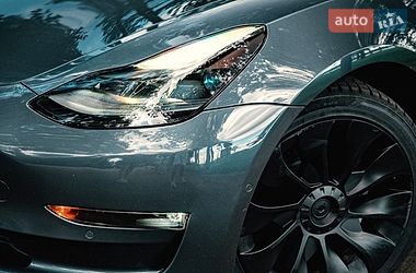 Седан Tesla Model 3 2022 в Броварах