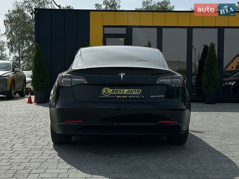 Седан Tesla Model 3 2020 в Ивано-Франковске
