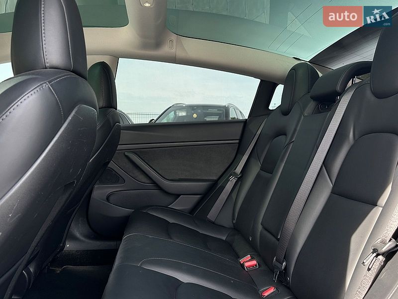 Седан Tesla Model 3 2020 в Ивано-Франковске