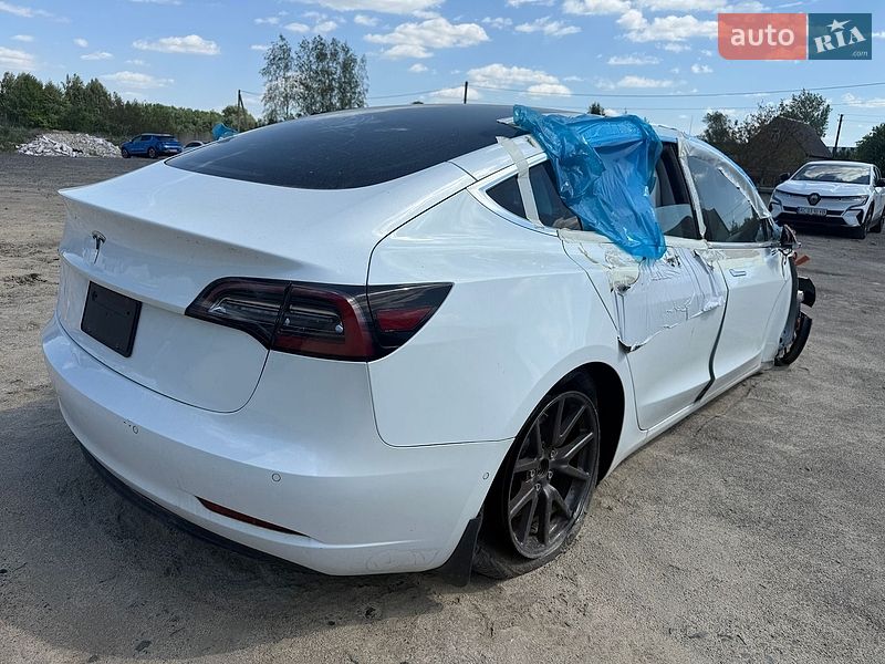 Седан Tesla Model 3 2019 в Луцьку