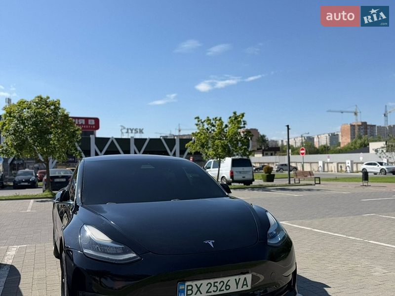Седан Tesla Model 3 2018 в Хмельницком фото Седан Tesla Model 3 2018 в Хмельницком