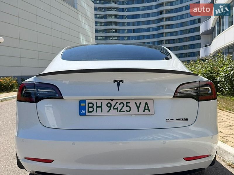 Седан Tesla Model 3 2022 в Одессе
