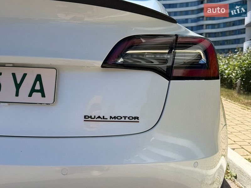 Седан Tesla Model 3 2022 в Одессе
