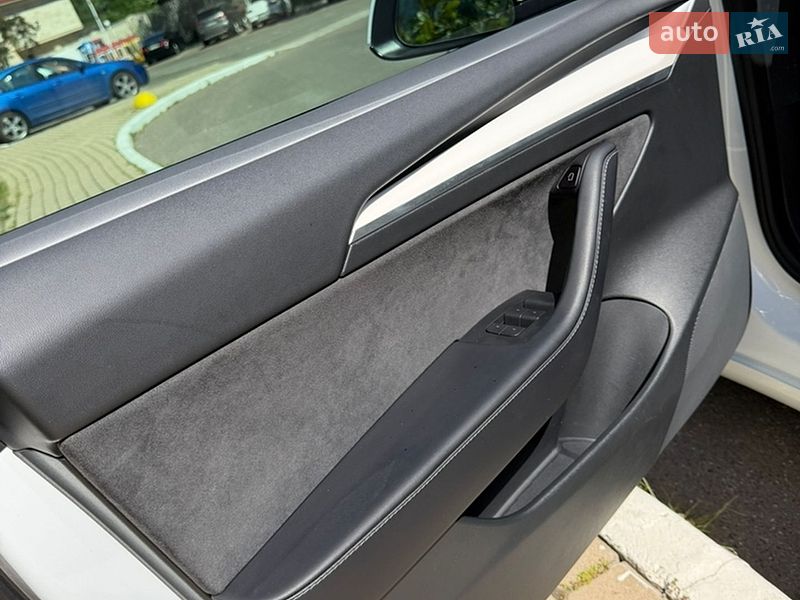 Седан Tesla Model 3 2022 в Одессе