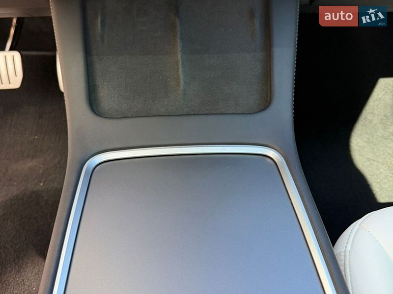 Седан Tesla Model 3 2022 в Одессе