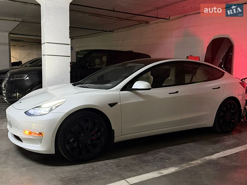 Седан Tesla Model 3 2022 в Одессе