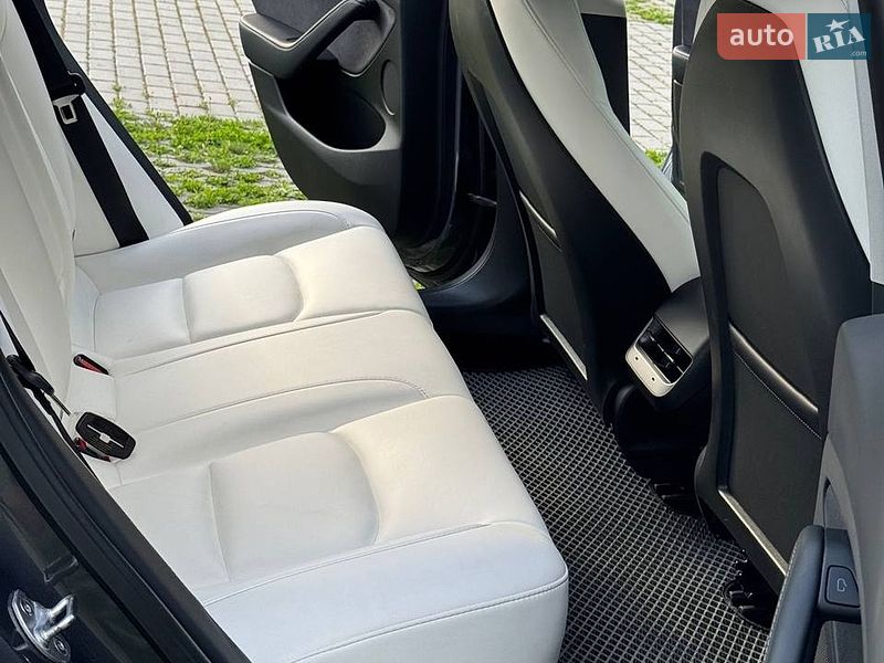 Седан Tesla Model 3 2022 в Харкові