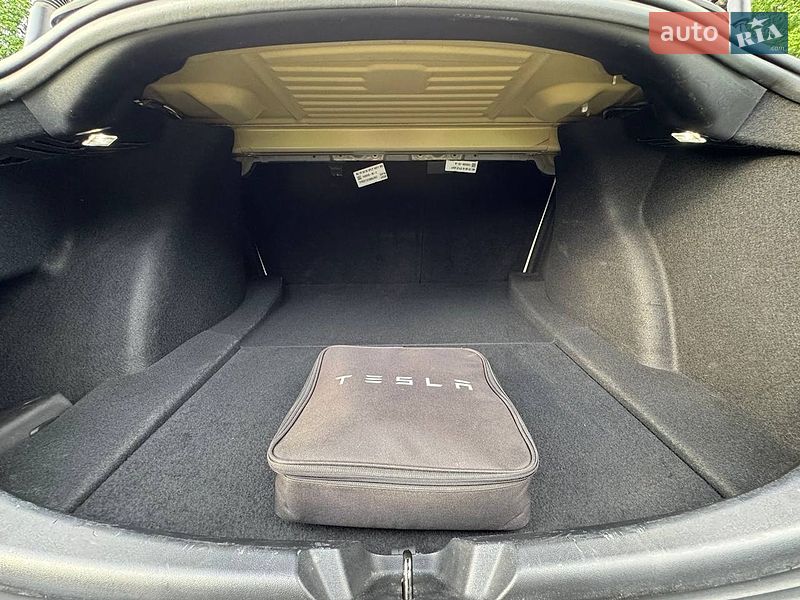 Седан Tesla Model 3 2022 в Харкові