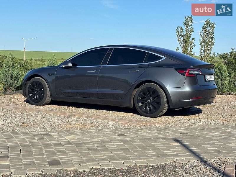 Седан Tesla Model 3 2018 в Одесі