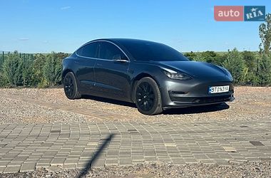 Седан Tesla Model 3 2018 в Одесі