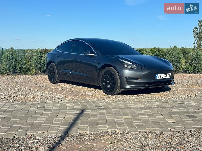 Седан Tesla Model 3 2018 в Одесі