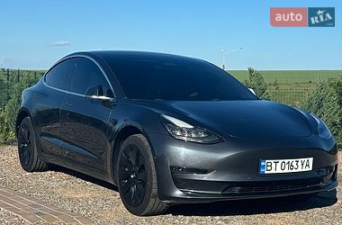 Седан Tesla Model 3 2018 в Одесі