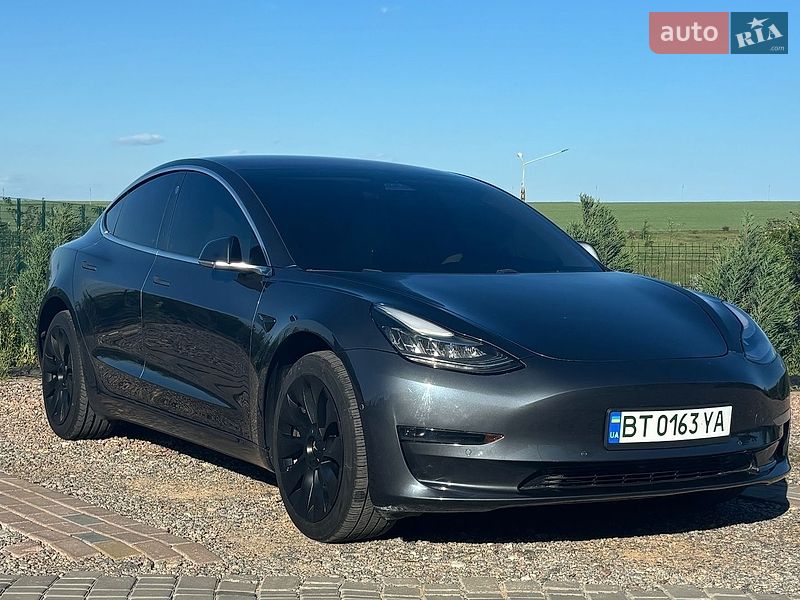 Седан Tesla Model 3 2018 в Одесі