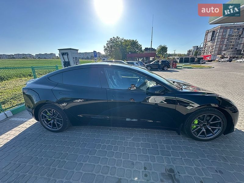 Седан Tesla Model 3 2022 в Тернополе